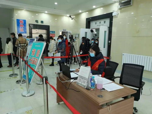 實(shí)驗(yàn)小學(xué)教師疫苗接種志愿服務(wù)在行動(dòng) 用專業(yè)守護(hù)健康，以咨詢傳遞關(guān)懷